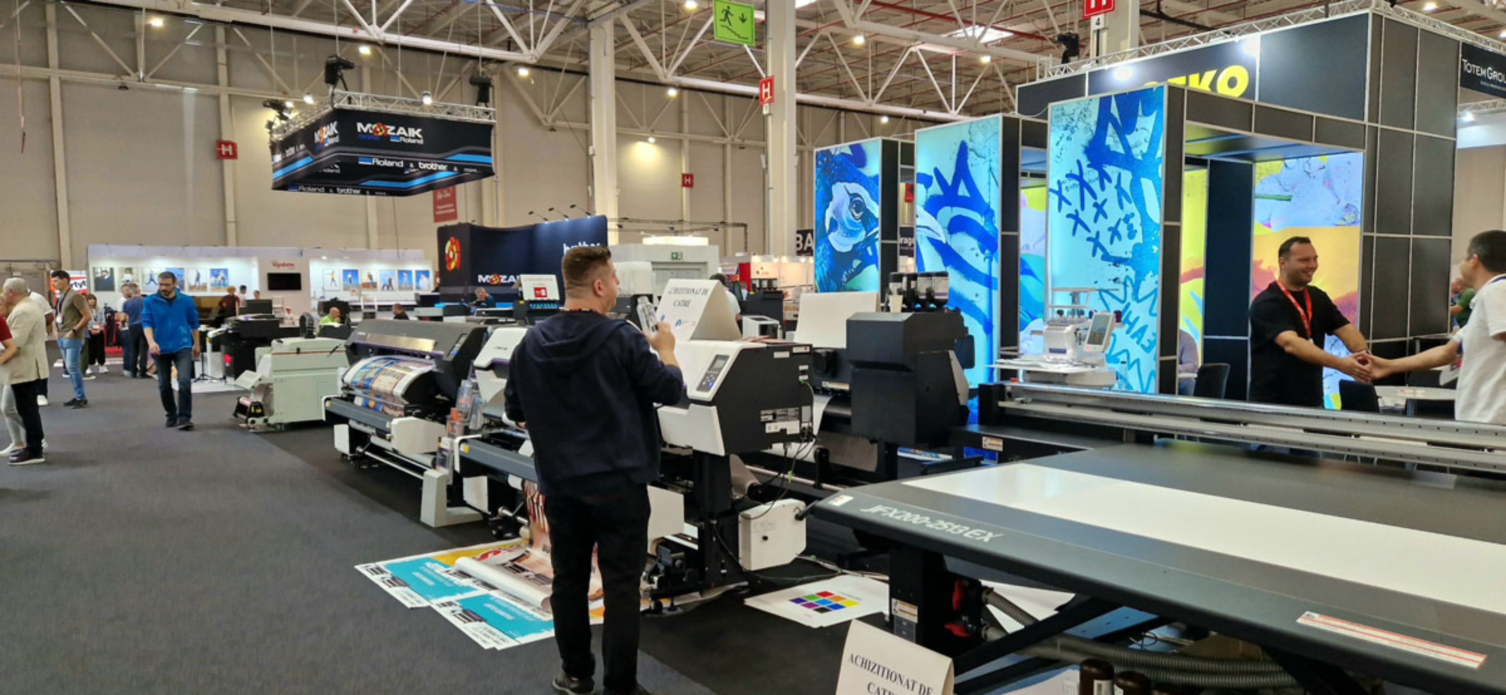 stand expozitional personalizat PackShow